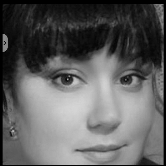 Meet your Posher, Angie - Picture 1 of 1